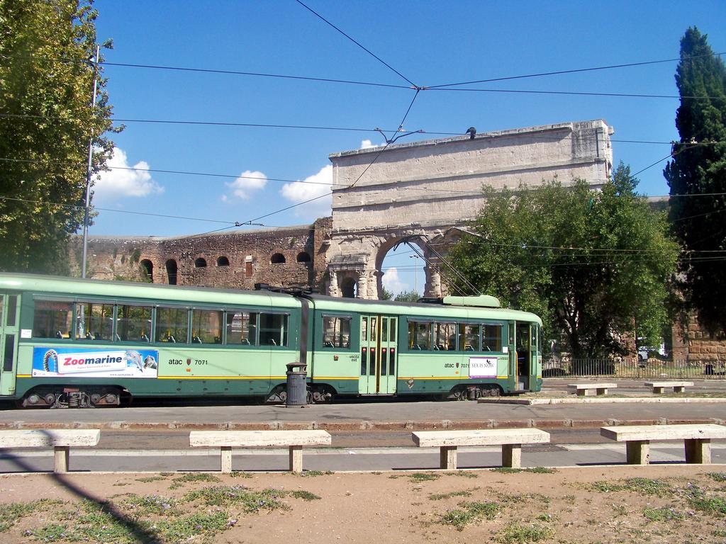 Domus Sessoriana Bed & Breakfast Rome Exterior photo