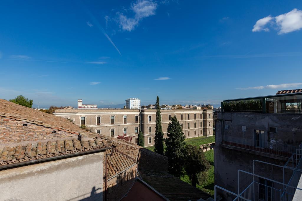 Domus Sessoriana Bed & Breakfast Rome Exterior photo