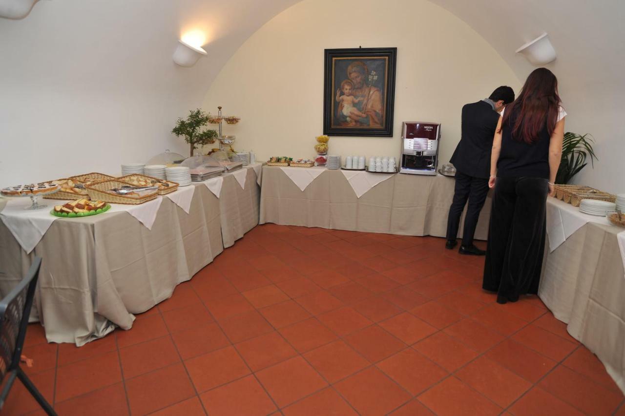 Domus Sessoriana Bed & Breakfast Rome Exterior photo