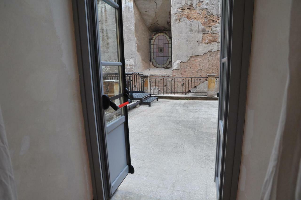Domus Sessoriana Bed & Breakfast Rome Exterior photo